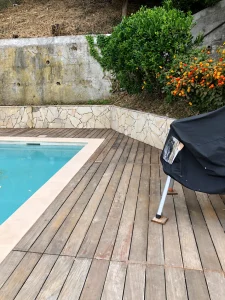 Création d’une terrasse bois autour de piscine – EDVA Rénovation