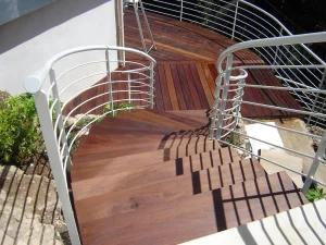 Escalier extérieur en bois sur mesure – EDVA Rénovation