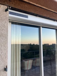 Installation de fenêtre – EDVA et James Alu